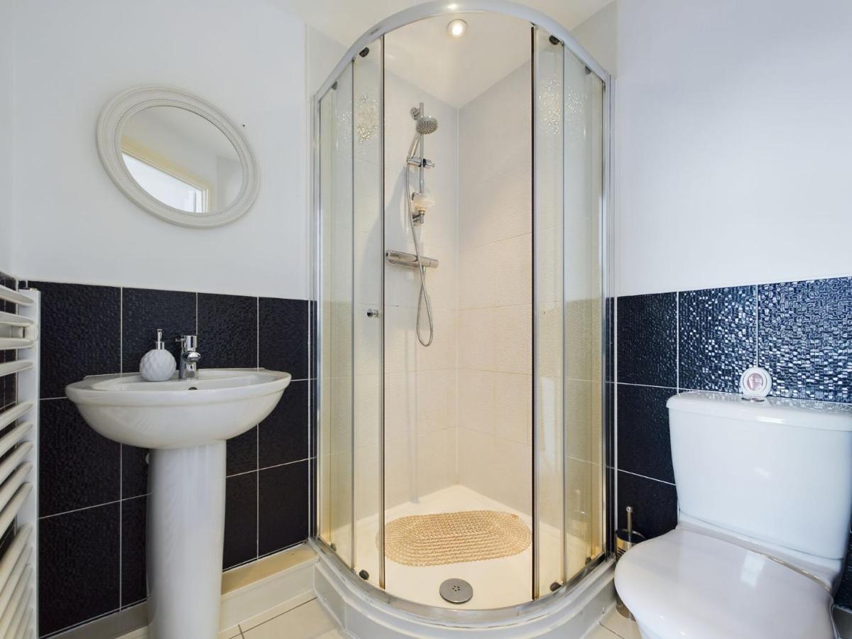 247 Serviced Accommodation In Stafford- 3Br Townhouse Экстерьер фото