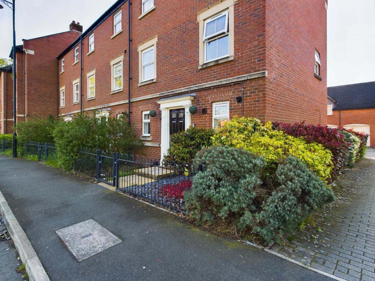 247 Serviced Accommodation In Stafford- 3Br Townhouse Экстерьер фото