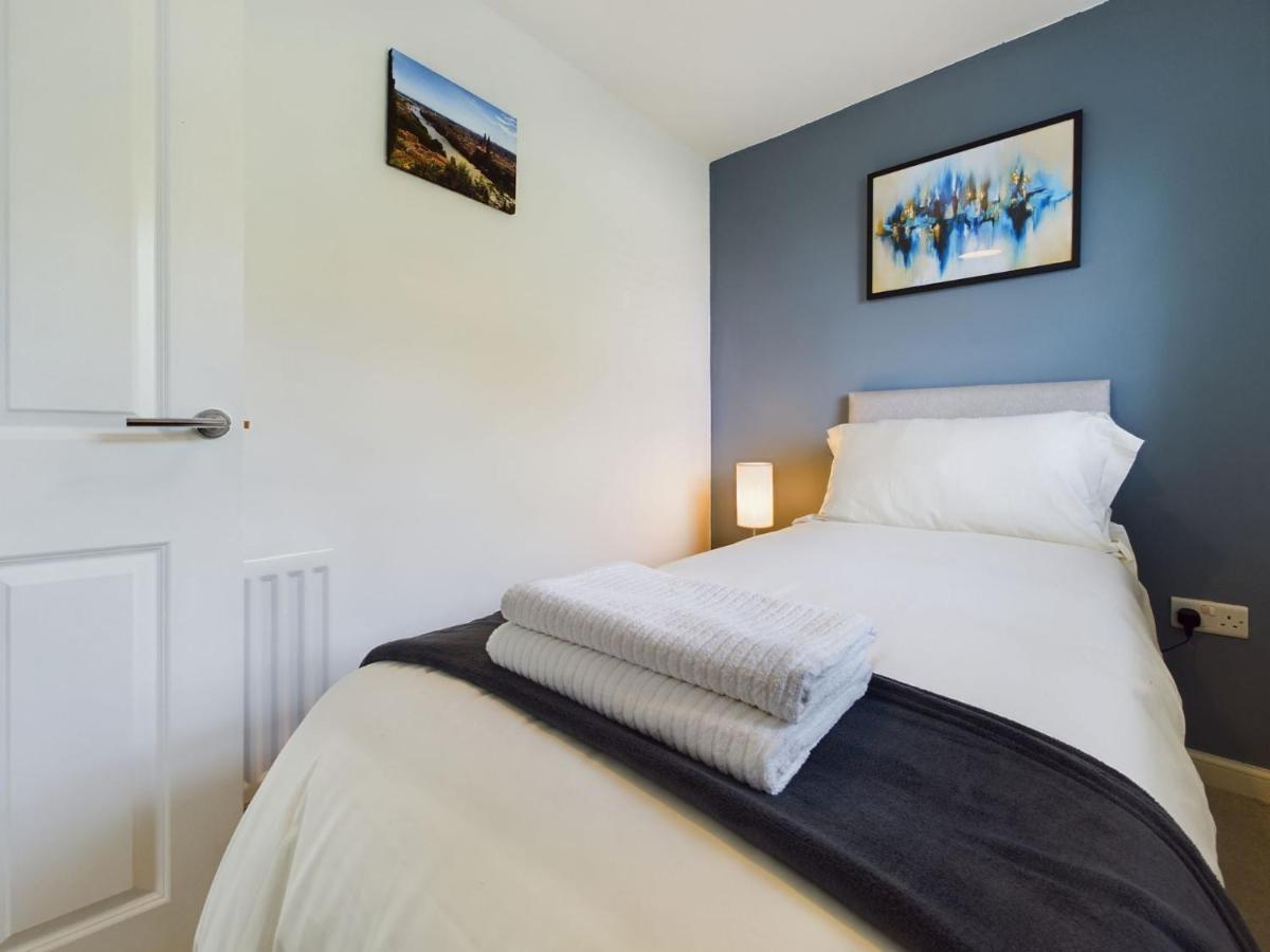 247 Serviced Accommodation In Stafford- 3Br Townhouse Экстерьер фото
